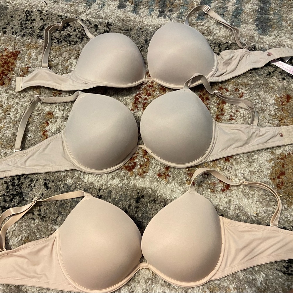 36DD Victoria Secret Wear Everywhere super push up bras
